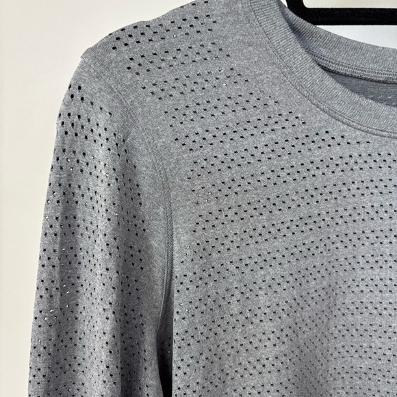 Lululemon Laser Cut Long Sleeve Shirt Size M/L - Picture 2 of 4